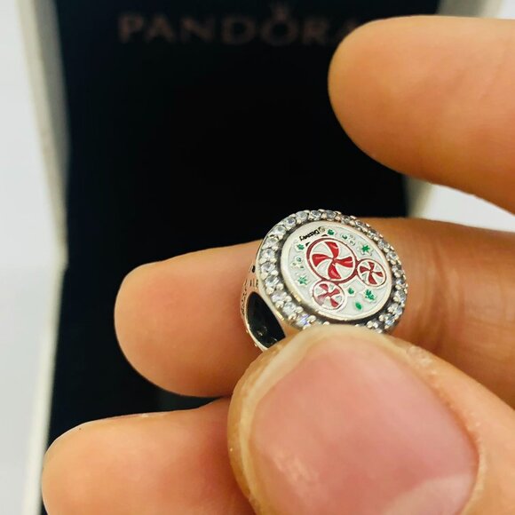 ✨🔥Pandora Disney Charm Merry Christmas Minnie Castle Candy Cane Charm - Picture 7 of 7